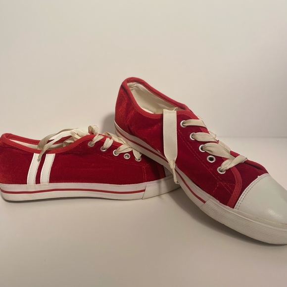 Twiggy London Red Velvet Sneaker size 11w - Picture 2 of 10
